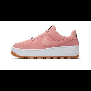 Nike Air Force Sage Low Coral